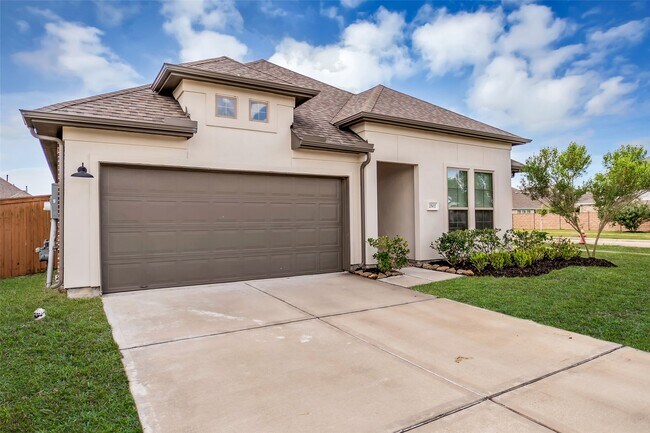 Building Photo - 2502 Ocean Key Dr