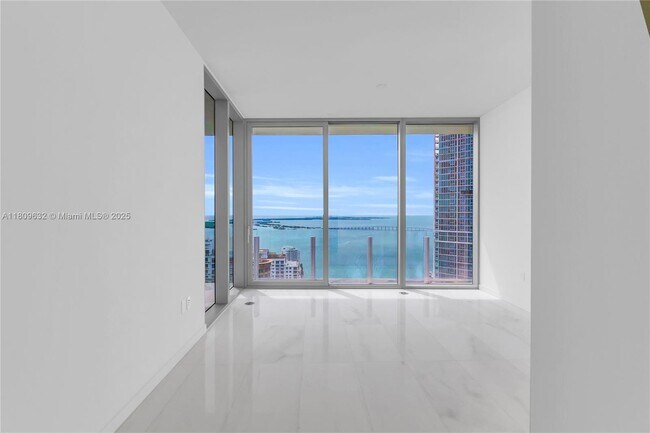 Building Photo - 300 Biscayne Blvd Way