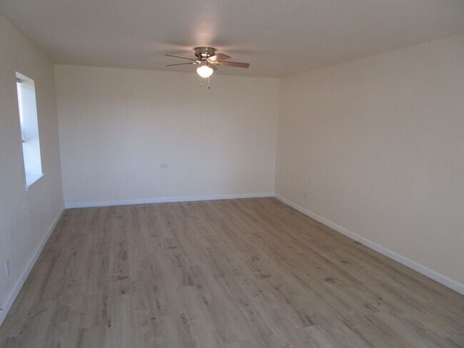 Building Photo - 4768-29L Sandmound Blvd