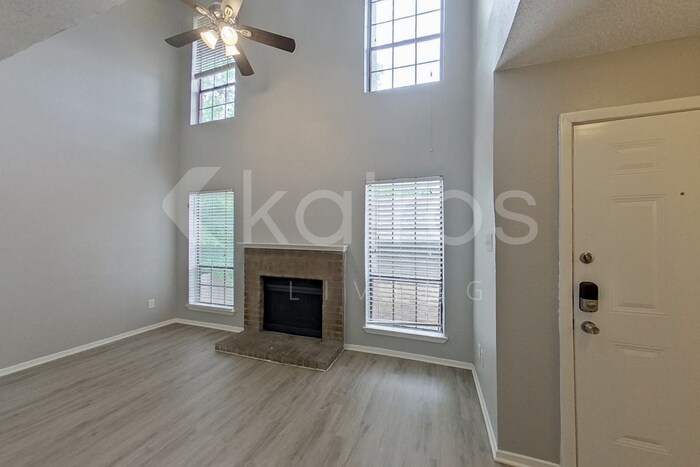 Building Photo - 2140 Woodnote Ln
