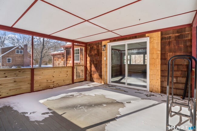 Building Photo - 17 Champlain Dr