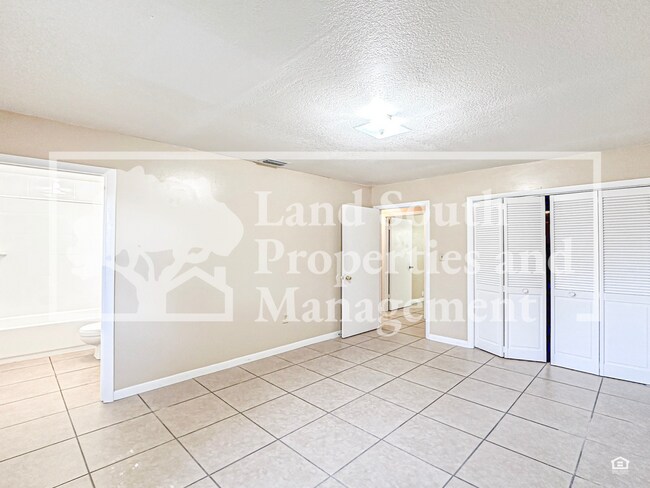 Building Photo - CRY2527