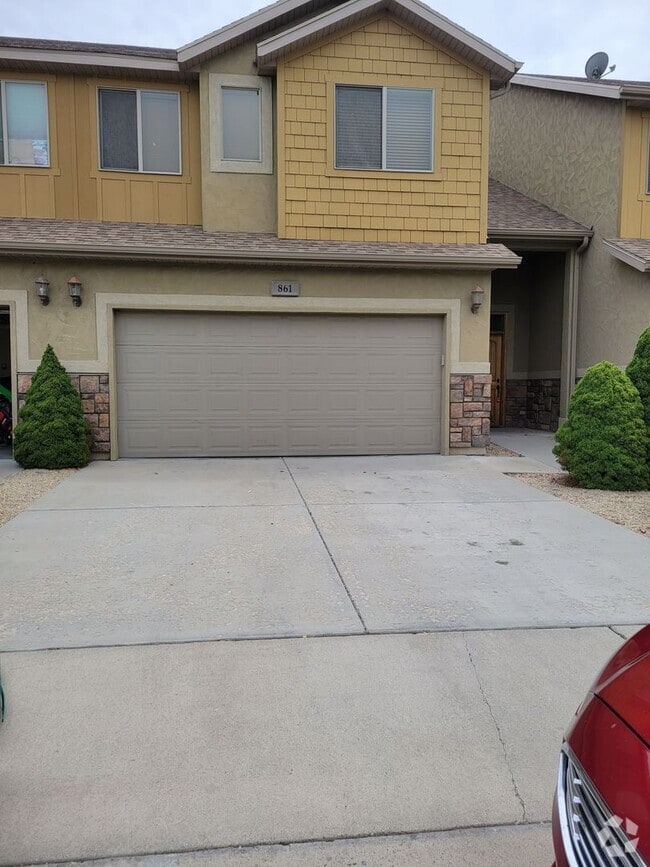 Building Photo - Gorgeous Home in Orem
