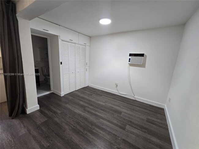 Building Photo - 1629 SW 6th St