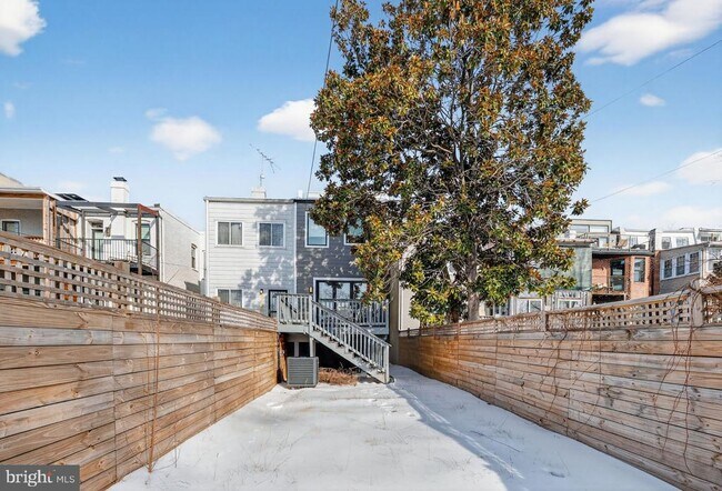 Building Photo - 32 Adams St NW