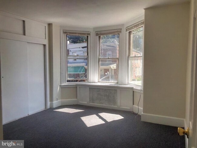 Building Photo - 306 Leverington Ave
