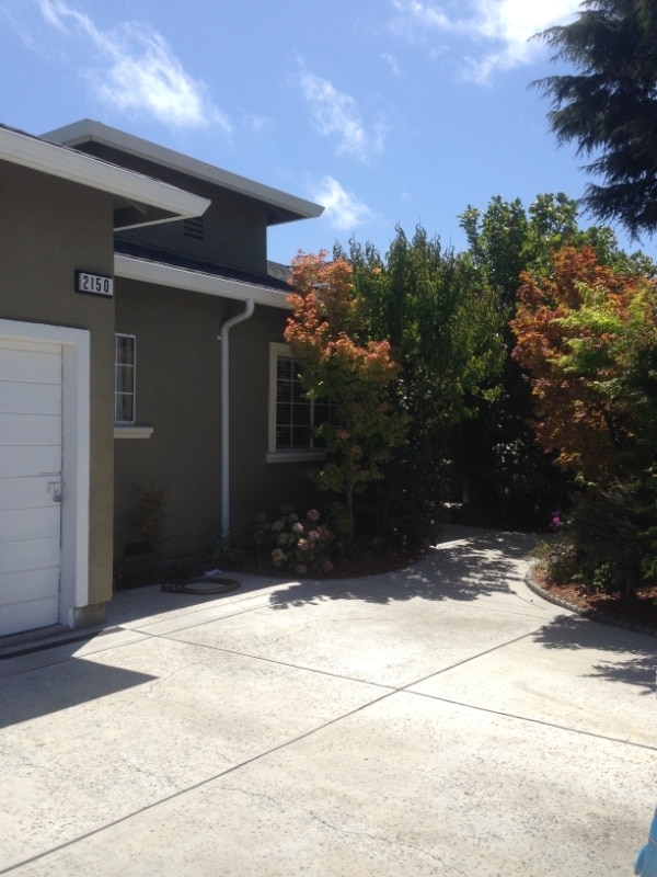 Building Photo - 2150 Clarke Ave