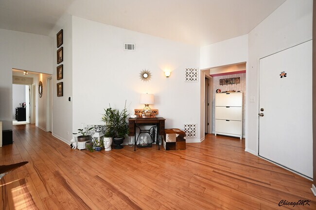 Building Photo - 1735 Chesapeake Ln