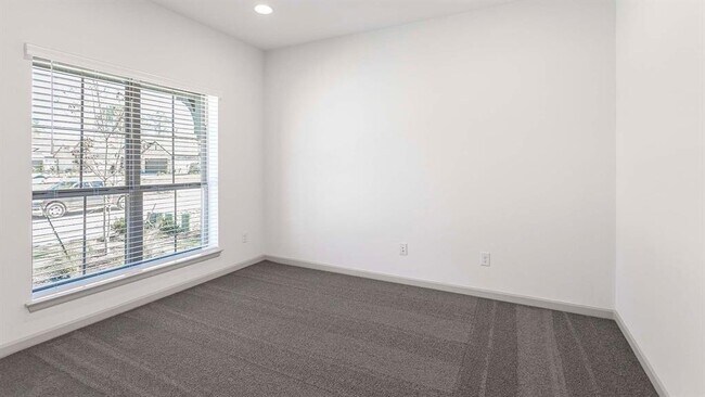 Building Photo - 17192 Wild Robin Ln