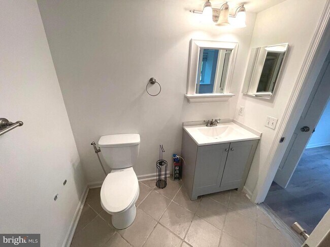 Building Photo - 62 Le Forge Ct