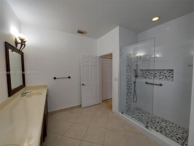 Building Photo - 5350 SW 130th Terrace