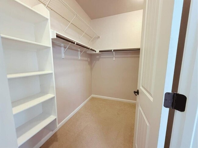 Building Photo - 323 Chisholm Trail