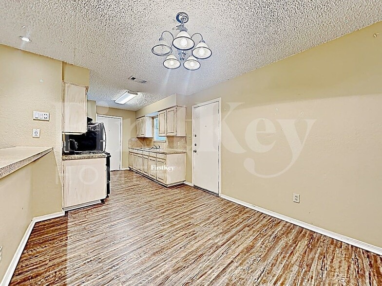 Building Photo - 4428 Sahara Pl