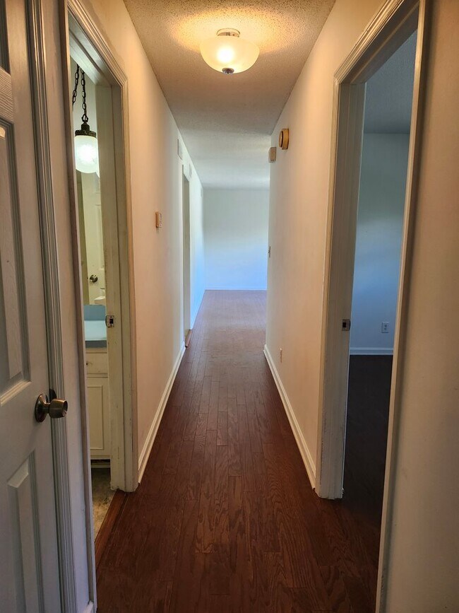 Building Photo - 3 Bedroom 2 bath home in North Hixson TN