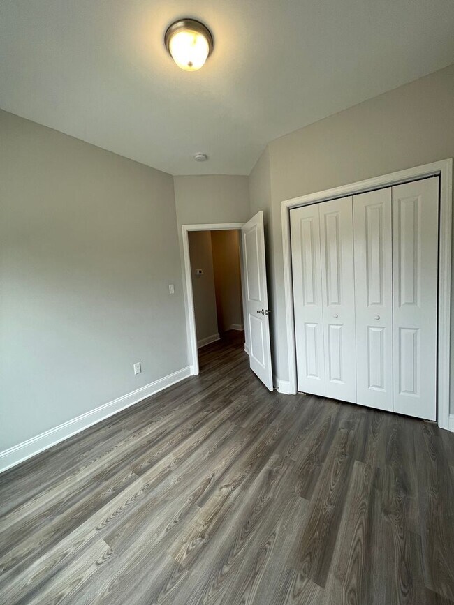 Building Photo - 4835 Moon Lk Ln