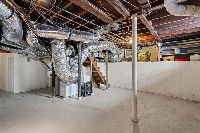 Building Photo - 39 Alden Ave NW