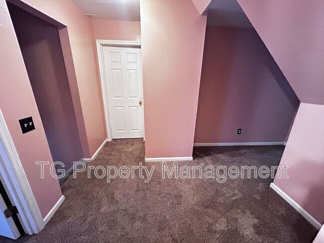 Building Photo - 7952 118th St