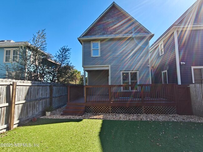 Building Photo - 1250 N Liberty St