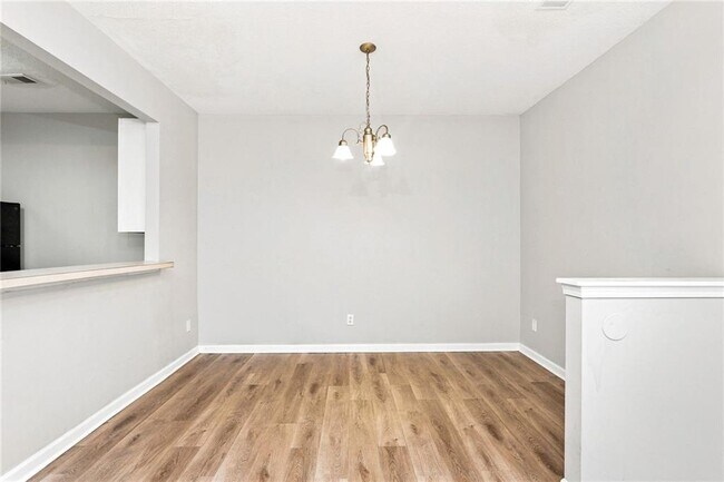 Building Photo - 8641 Thomas Ln