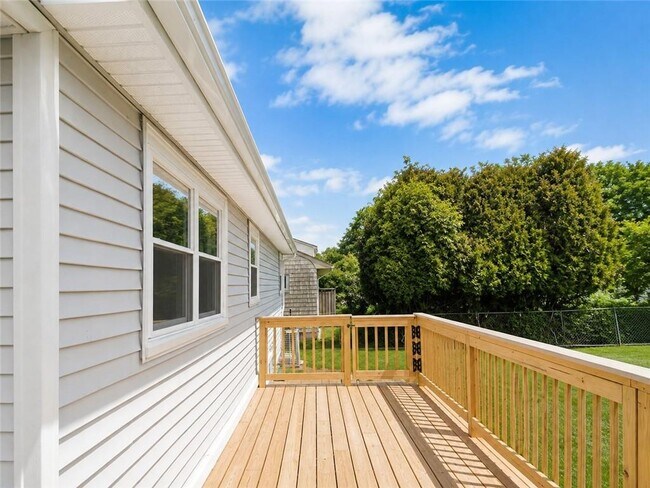 Building Photo - 26 Durkin Dr