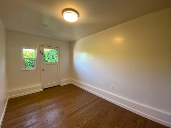 Building Photo - 2101 Trousdale Dr