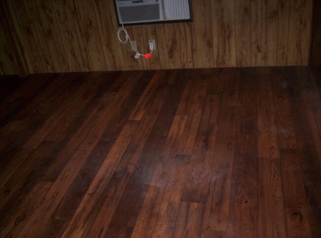 Building Photo - 547 Creekside Dr