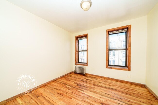 Primary Photo - 228 S 3rd St