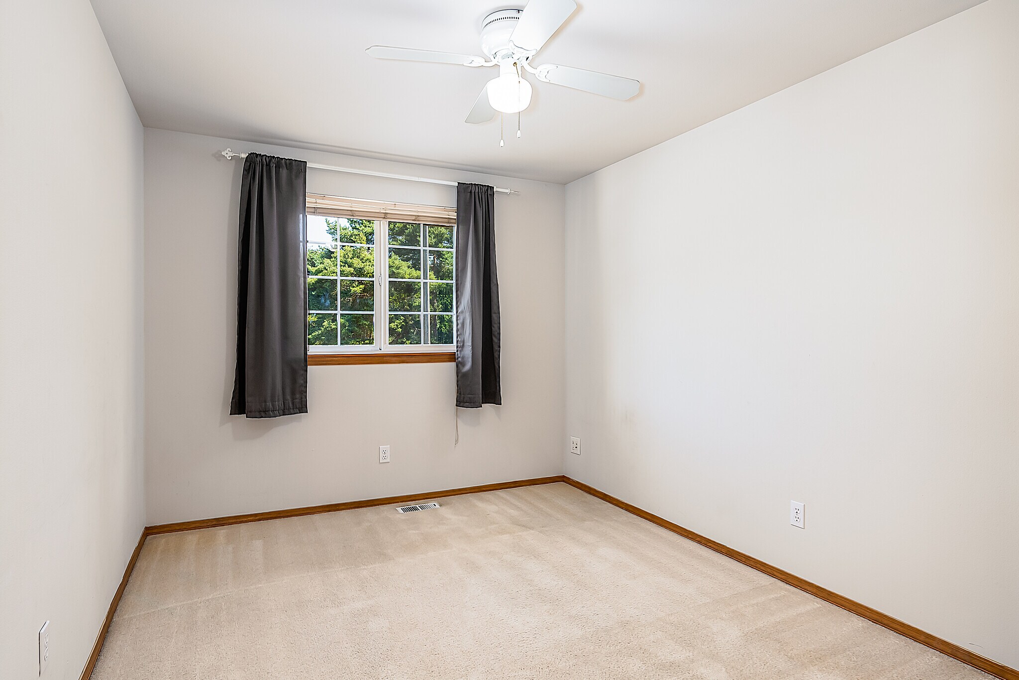 Building Photo - 15524 Chestnut Dr SE