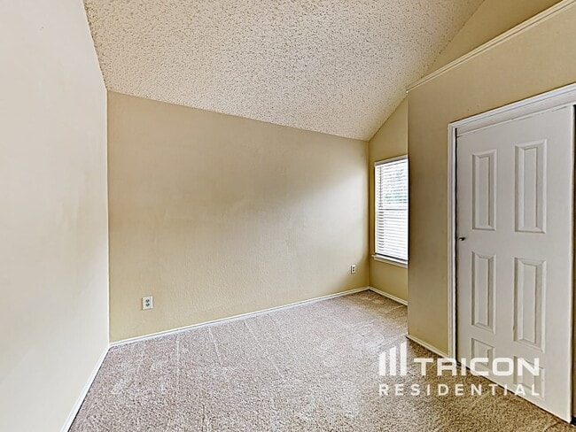 Building Photo - 6901 Driffield Cir
