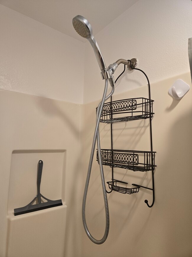 Shower with handheld option - 7649 Beckett St