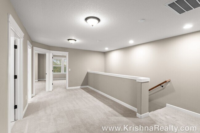 Building Photo - 4 Bedroom 3 Bath Upscale Luxury Fishers Landing Townhome