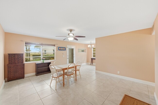 Building Photo - 729 Normandy Trail