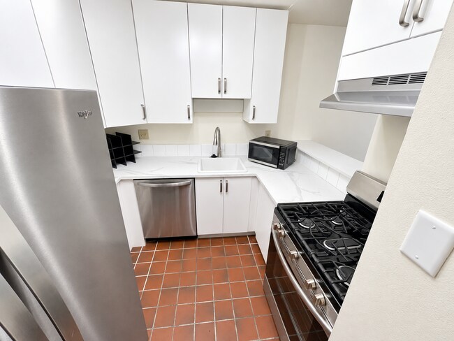 Building Photo - 4000 W Rivers Edge Cir
