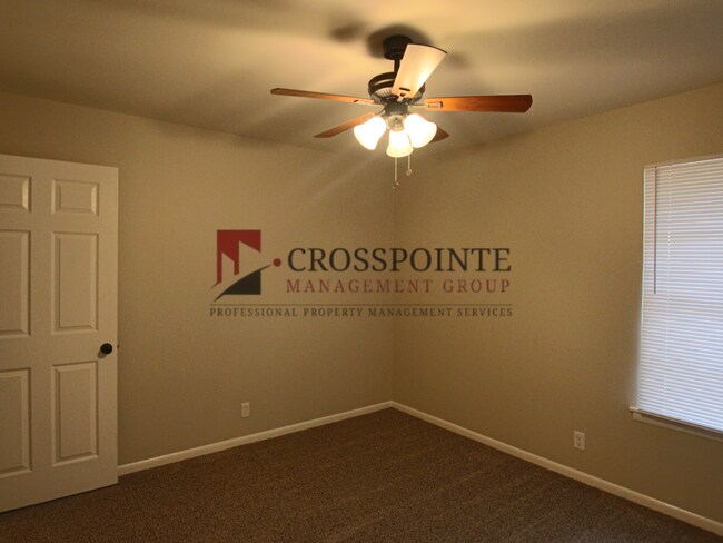 Building Photo - 3701 Appletree Ln