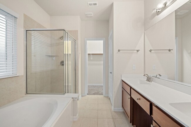 Building Photo - 135 San Bernard Dr