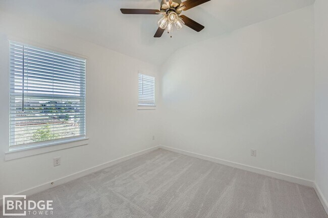 Building Photo - Oakmont Floor Plan