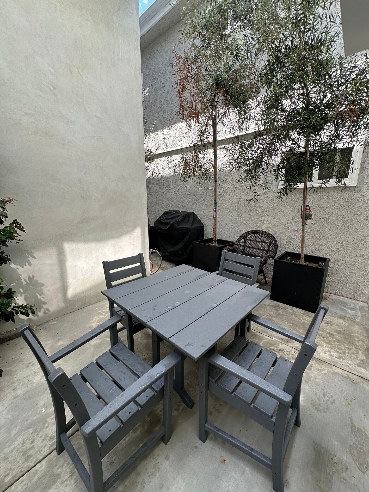 Building Photo - 221 36th Pl