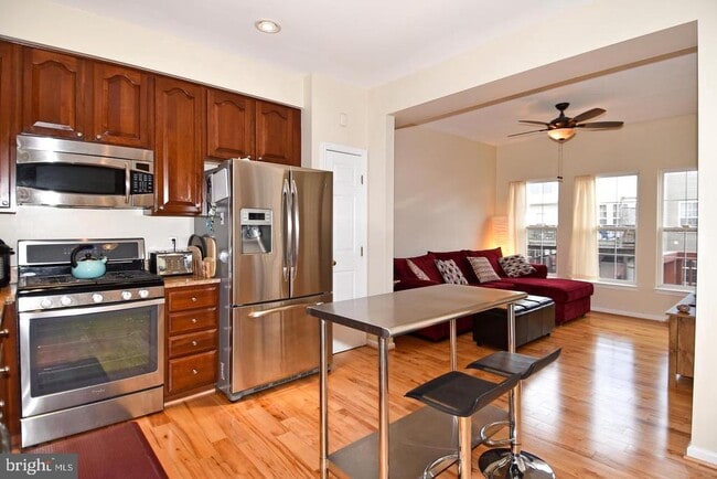 Building Photo - 25445 Carberry Dr