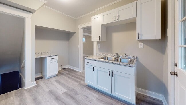 Building Photo - Brooklyn Centre neighborhood - 3  bedroom/...