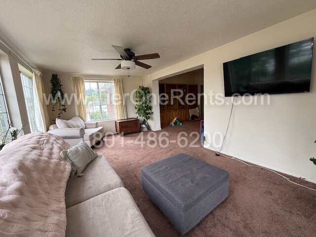 Building Photo - NO DEPOSIT Option Available for Qualified Renters!