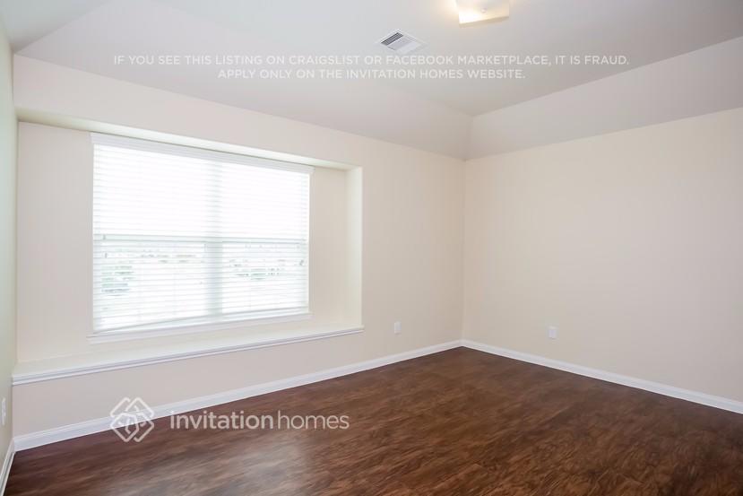 Building Photo - 11407 La Perla Dr