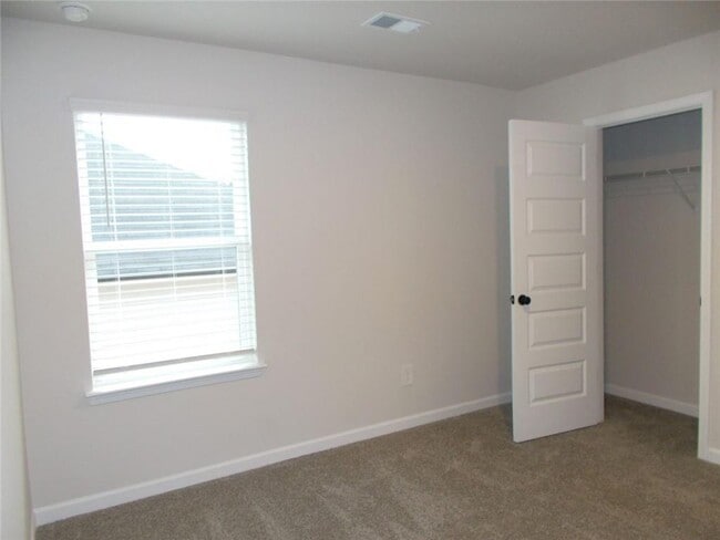 Building Photo - 2304 Grape Vine Wy