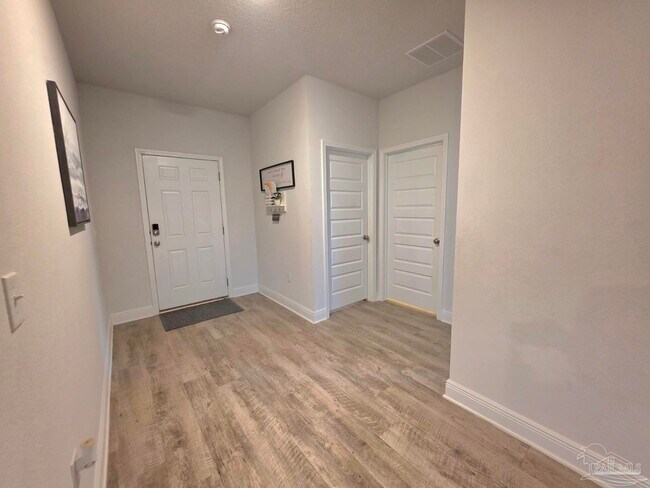 Building Photo - 8055 Silver Maple Dr