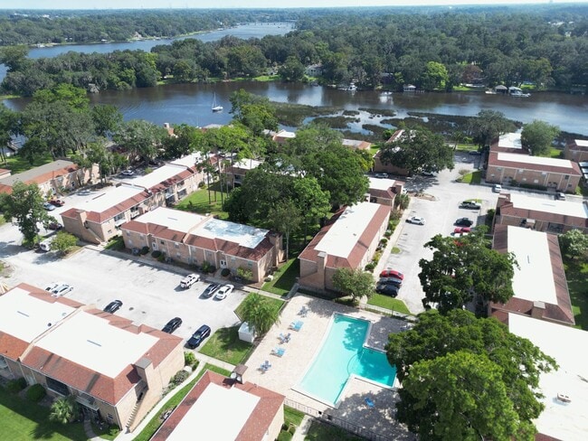 Building Photo - Spacious 3Bed/2Bath Condo in Colonial Point!