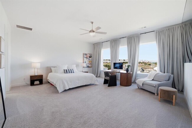 Building Photo - 256 Smoke Tree Cir