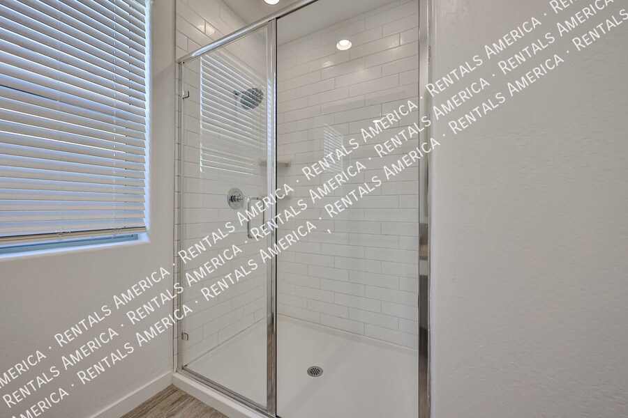 Building Photo - 1625 W la Mirada Dr