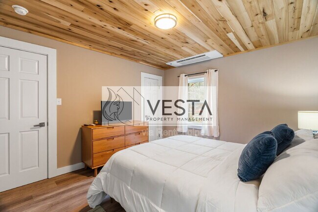 Building Photo - 460 NC-208