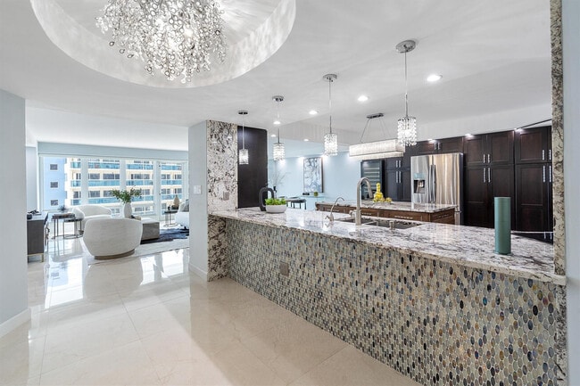 Building Photo - 4100 Galt Ocean Dr