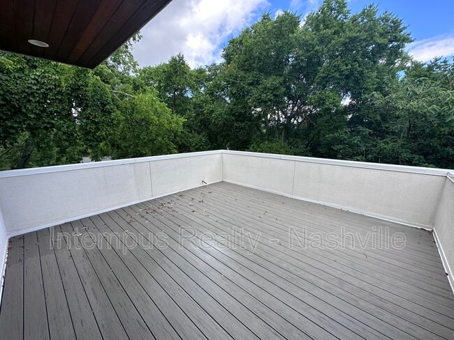 Building Photo - 929 13th Ave S