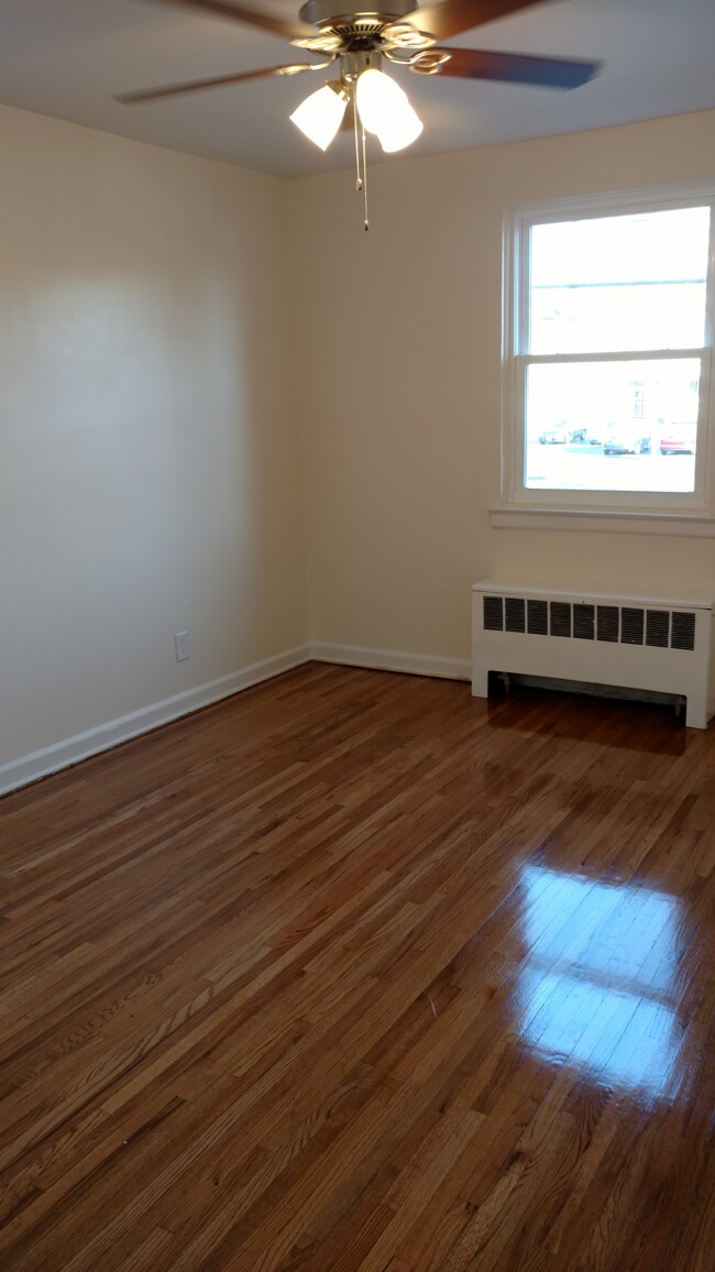 master bedroom other way - 1517 Saint George Ave